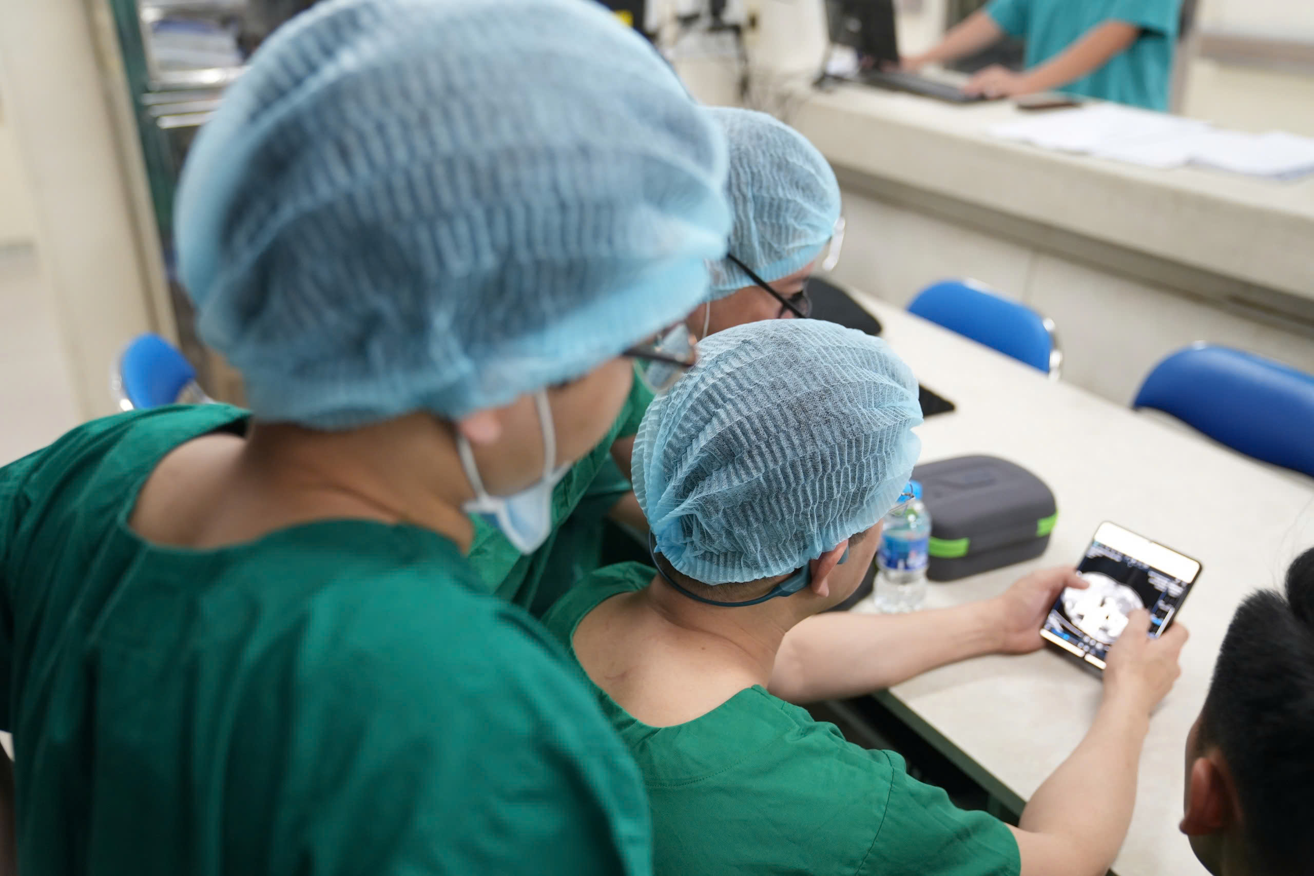 Chuyến bay xuyên đêm - Hành trình hồi sinh những nhịp đập- Ảnh 1.