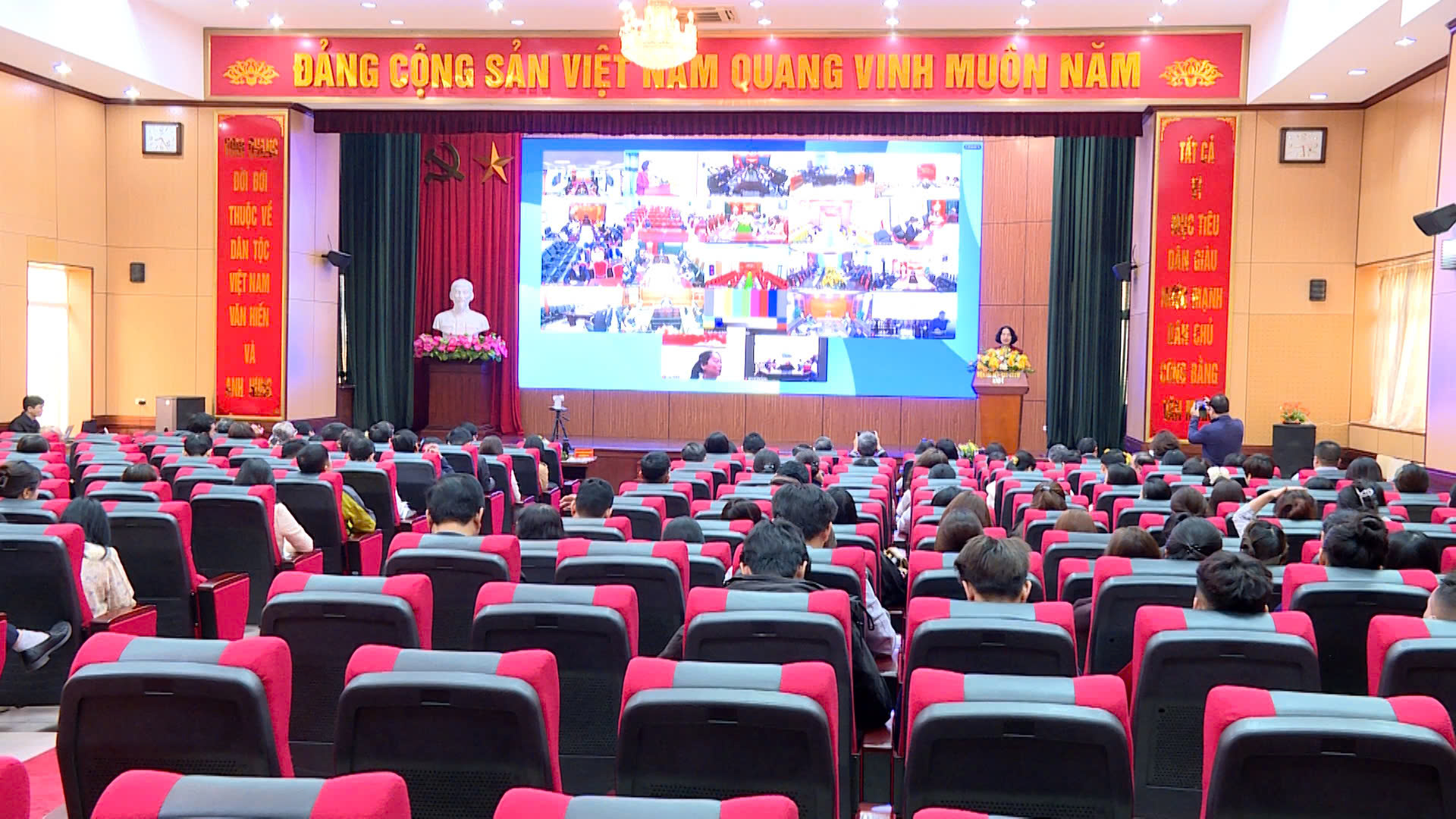 Chủ động phòng bệnh, lấy người dân làm trung tâm, chú trọng chăm sóc sức khỏe toàn diện theo vòng đời- Ảnh 2.