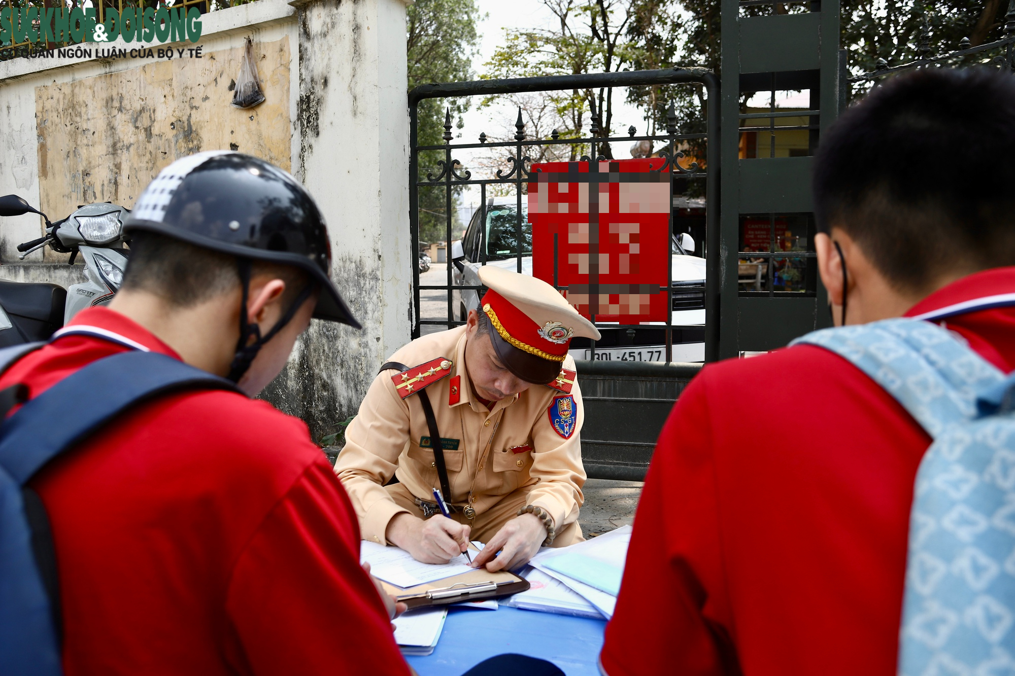 Hà Nội: Kiểm tra xe chở học sinh, tài xế được test nồng độ cồn, ma túy- Ảnh 4.