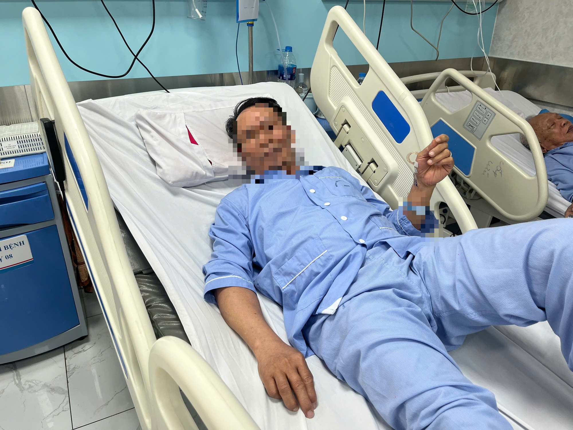 Bài 1: Đột quỵ ập đến trong tích tắc - Khi sự sống bị đẩy vào cuộc đua nghẹt thở- Ảnh 2.