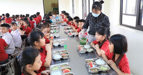 Bữa ăn học đường