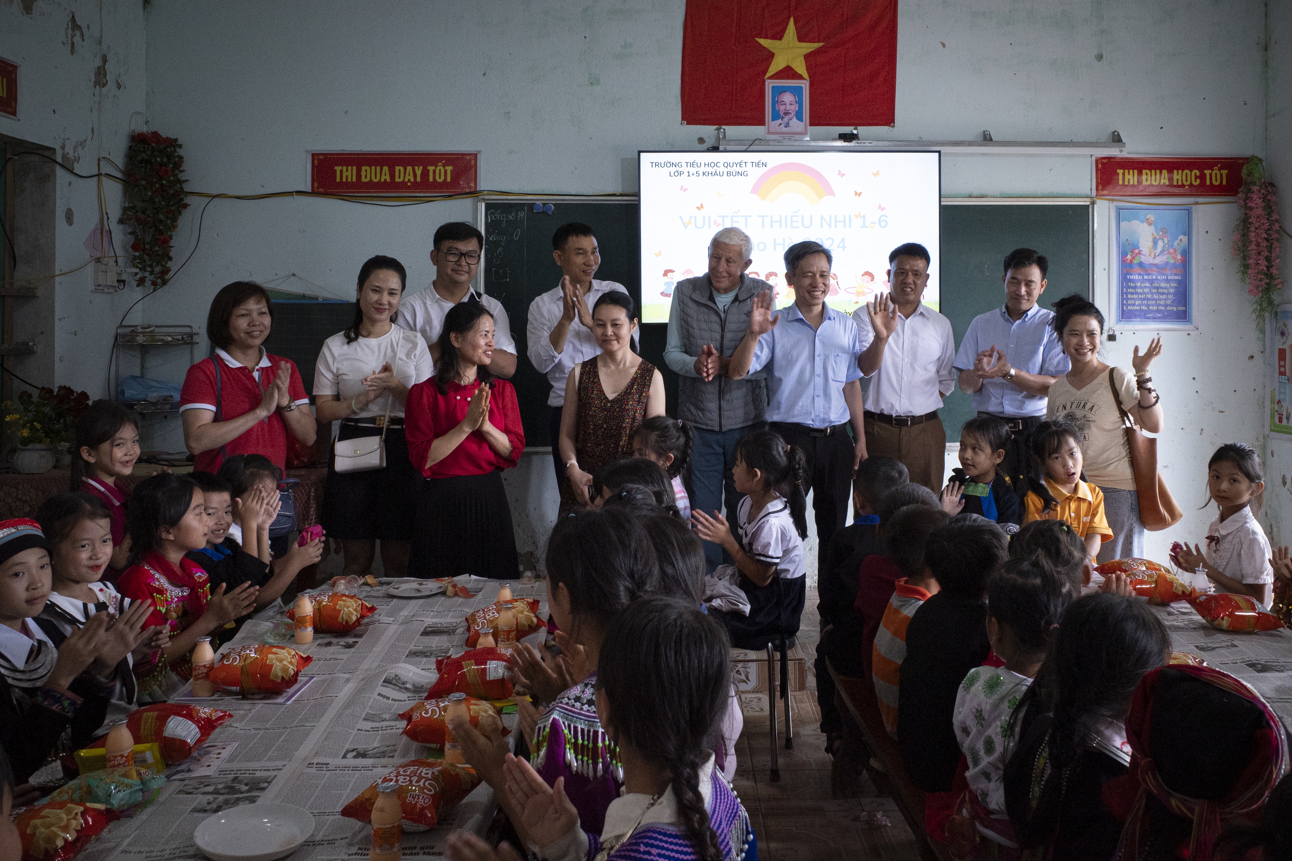PGS.TS.BS Nguyễn Mạnh Khánh - Người giữ lửa tri thức, nối dài y đức- Ảnh 3. PGS.TS.BS Nguyễn Mạnh Khánh - Người giữ lửa tri thức, nối dài y đức- Ảnh 3.
