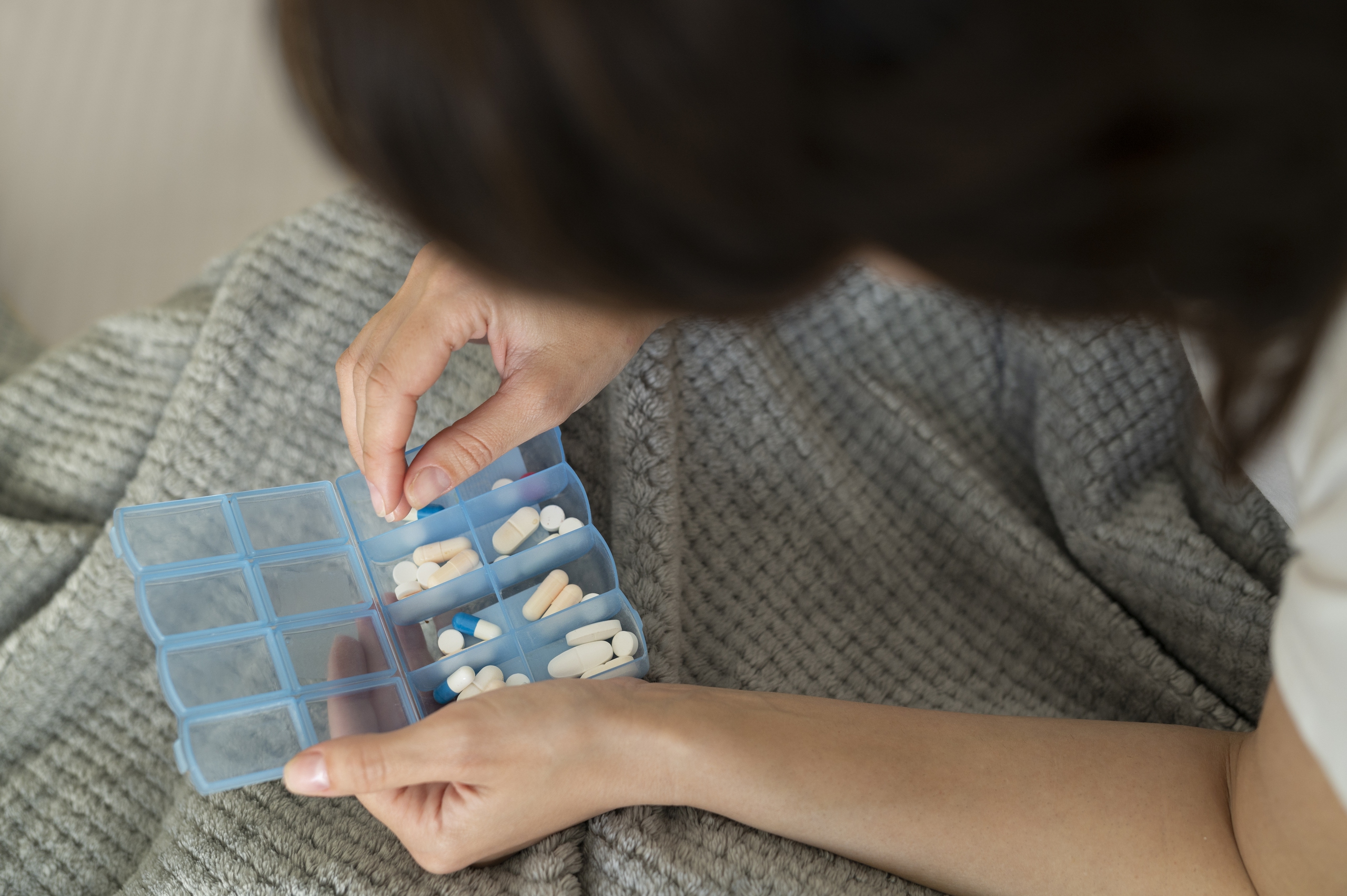 Uống vitamin sai cách: Thuốc bổ có thể thành ‘gánh nặng’ cho gan- Ảnh 1.