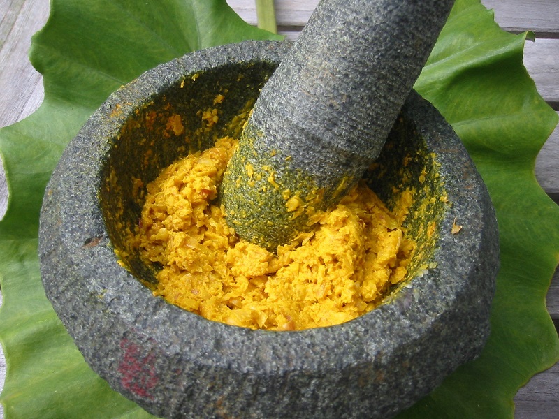 Có nên giã nghệ tươi lấy nước uống?- Ảnh 3.