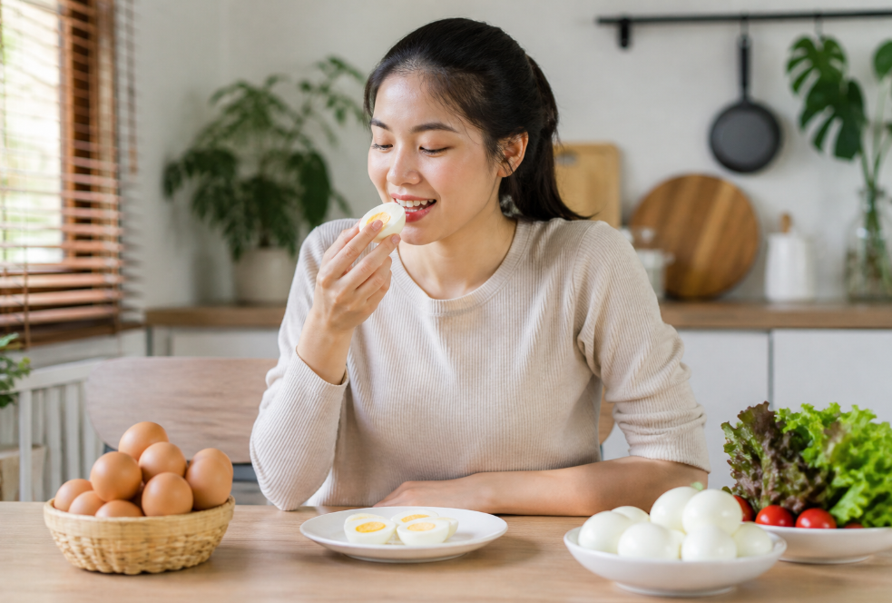 Lưu ý cho những người hay ăn trứng luộc hàng ngày mang lại lợi ích tối ưu cho sức khỏe- Ảnh 1.