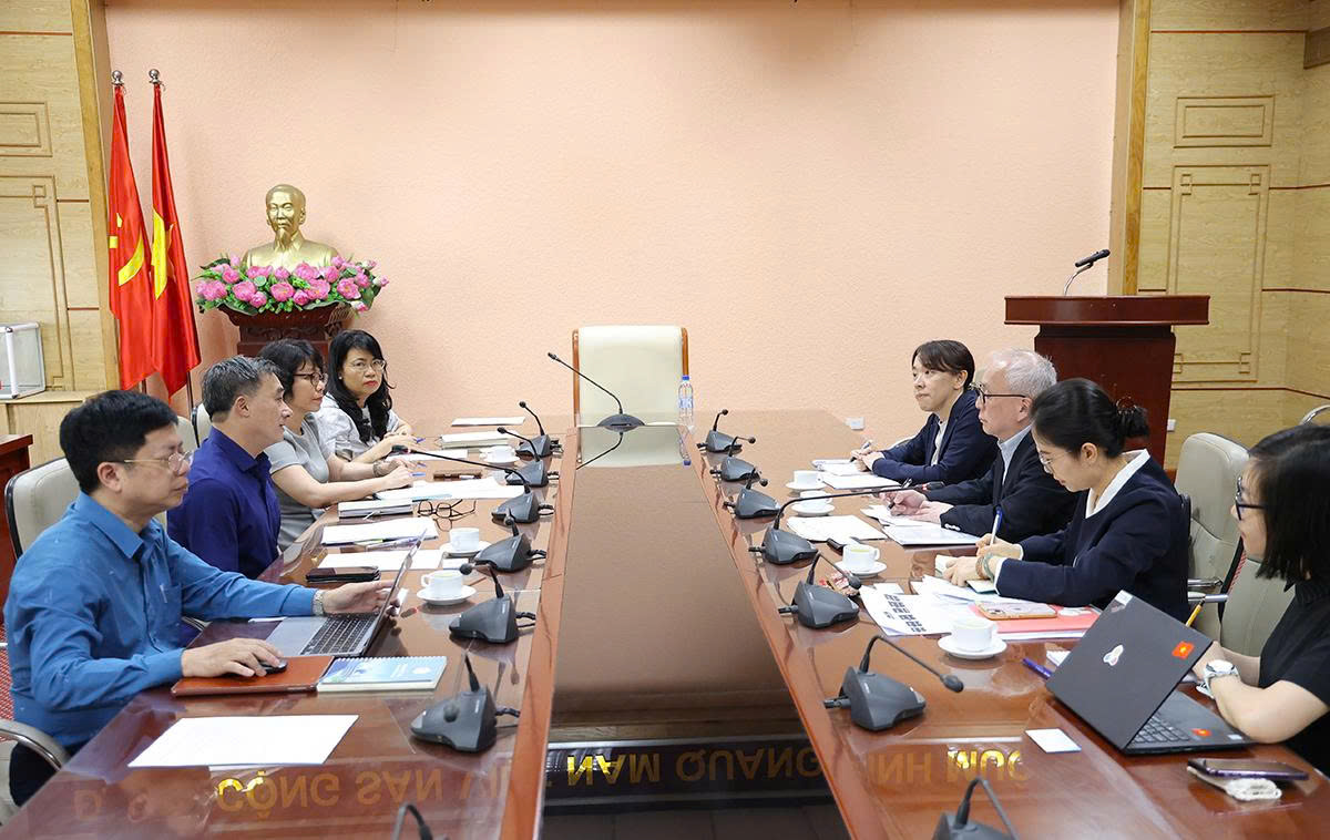 Thứ trưởng Bộ Y tế Trần Văn Thuấn tiếp, làm việc với Chuyên gia cố vấn chính sách của JICA- Ảnh 3. Thứ trưởng Bộ Y tế Trần Văn Thuấn tiếp, làm việc với Chuyên gia cố vấn chính sách của JICA- Ảnh 3.