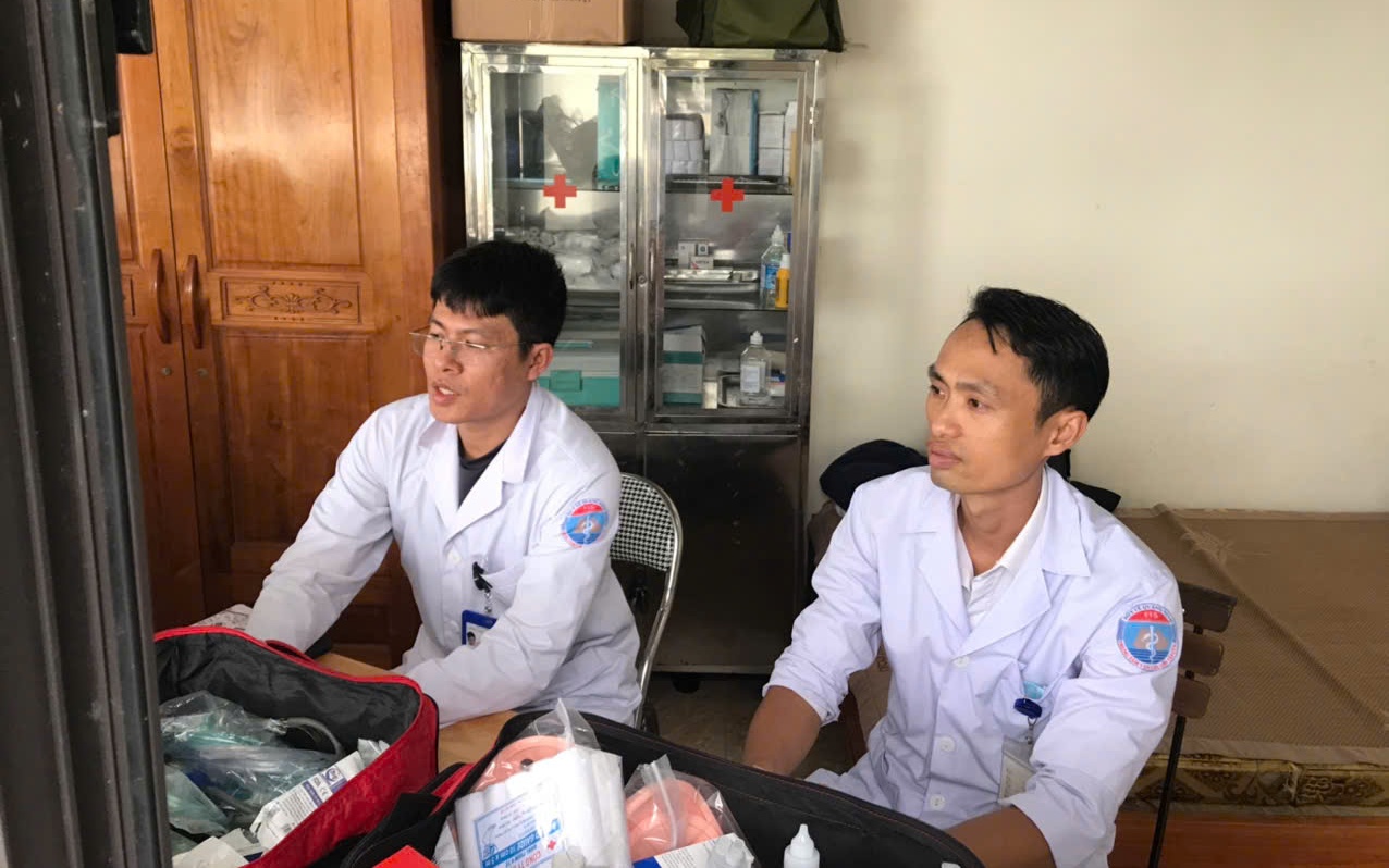 Cấp cứu du khách Trung Quốc bị ngất khi leo đảo Ti Tốp- Ảnh 3.
