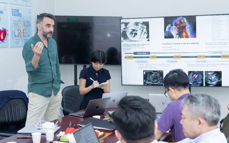 Vinmec đưa chuyên gia hàng đầu thế giới đến Việt Nam đào tạo chuyên sâu về y học bào thai