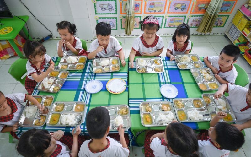 Dinh dưỡng giúp học sinh tăng sức đề kháng mùa nắng nóng