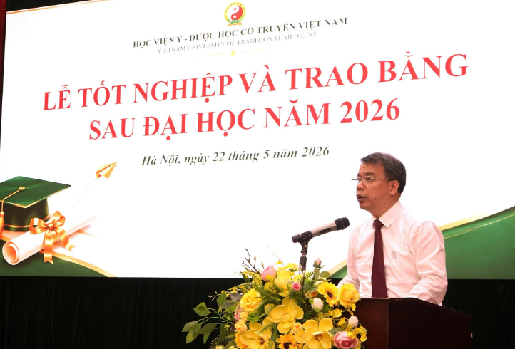 1-1779783956939643361667 Trao bằng cho 218 học viên sau đại học trong lĩnh vực Y - Dược học cổ truyền- Ảnh 1.
