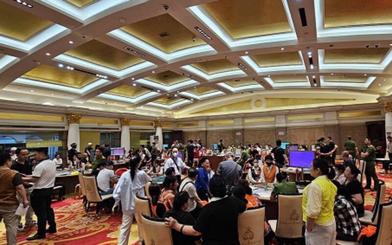 Phá sòng bạc núp bóng khu vui chơi ở biên giới, phát hiện lượng chip quy đổi hơn 301 tỷ đồng