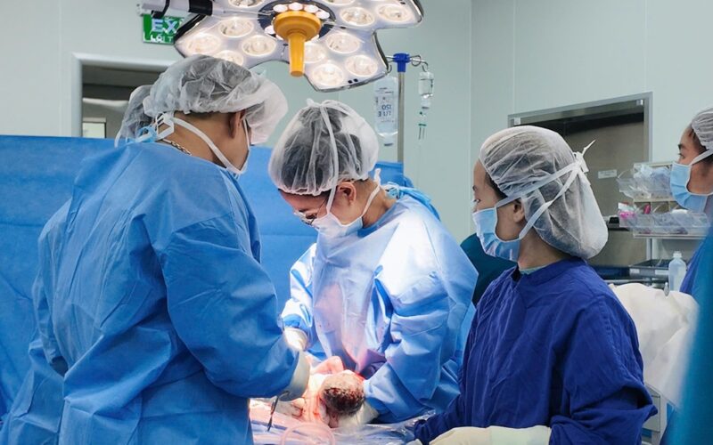 Gần 50 ngày Vinmec Smart City giữ thai cho sản phụ IVF giữa ‘vòng vây’ biến chứng