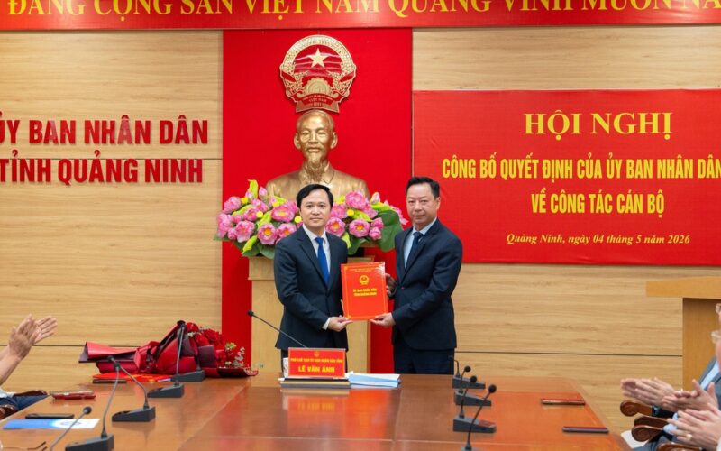 Quảng Ninh bổ nhiệm hàng loạt cán bộ chủ chốt: Ông Bùi Mạnh Hùng giữ chức Giám đốc Sở Y tế