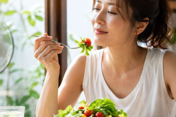 Nắng nóng kéo dài: 4 cách ăn uống giúp cơ thể dễ chịu hơn