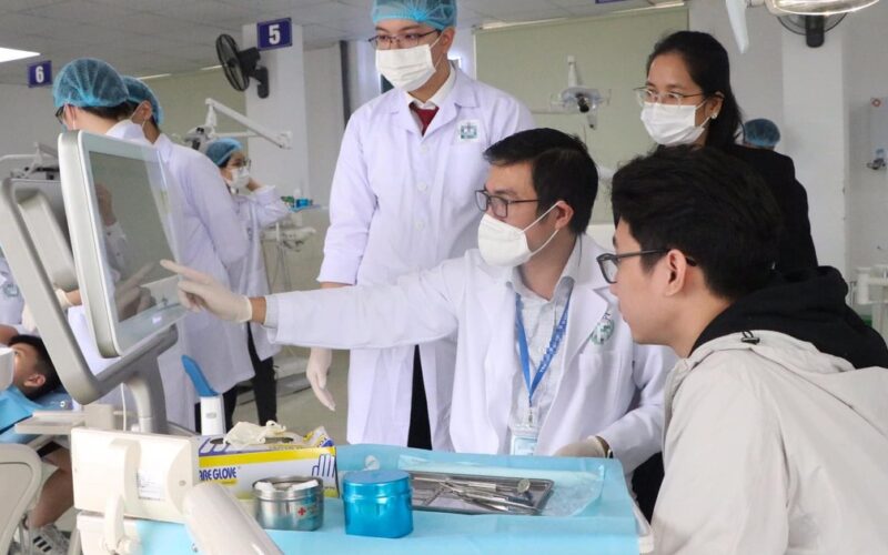 Đào tạo y khoa đặc thù và yêu cầu nhất quán trong logic tuyển sinh
