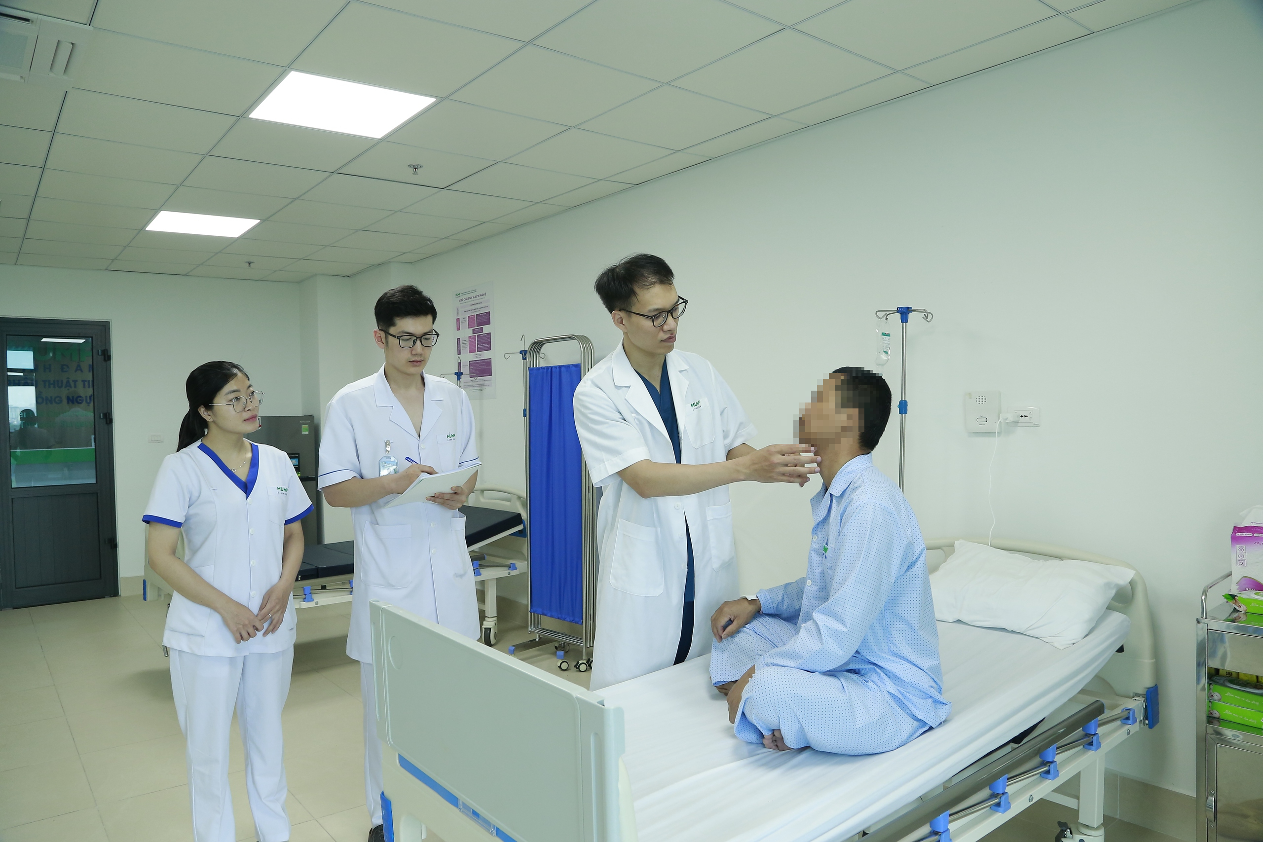 edit-h873433-17781574044301203911576 Bị cắn đứt rời môi sau mâu thuẫn gia đình, người đàn ông phải nhập viện tạo hình- Ảnh 2.