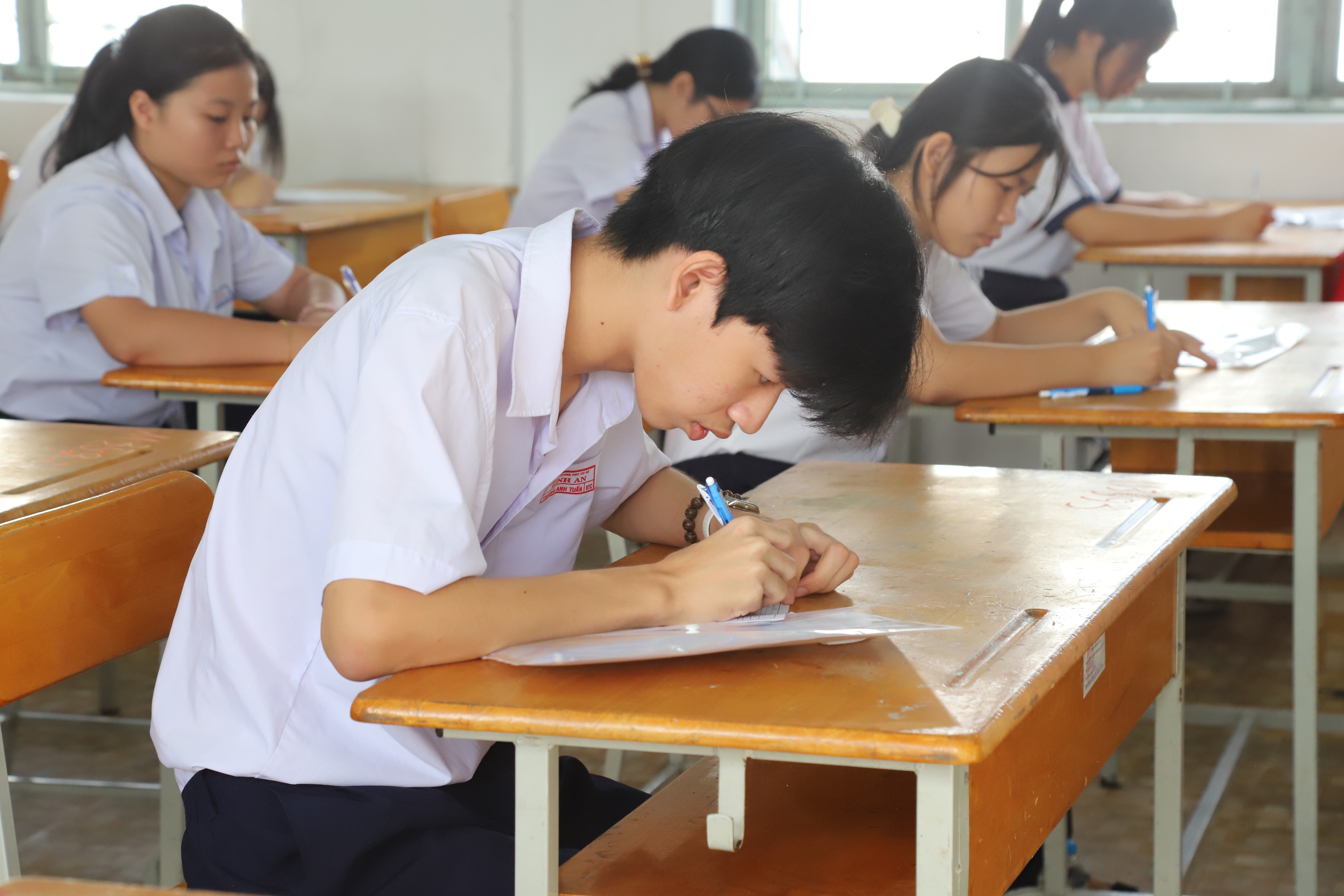 img9856-1778558240998101371320 Chuyên gia cảnh báo nguy cơ rối loạn lo âu, trầm cảm do áp lực thi cử ở học sinh- Ảnh 3.