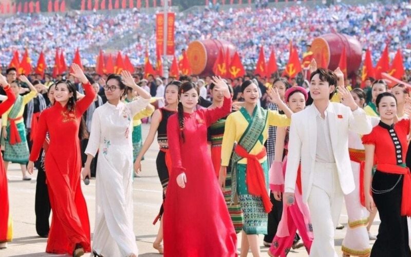 Người lao động chính thức được nghỉ thêm 1 ngày/năm, hưởng nguyên lương