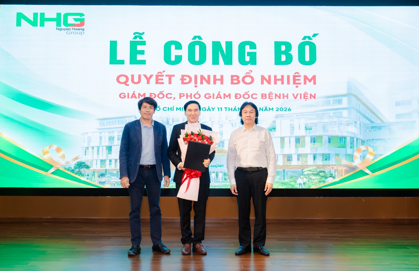 photo-1778569602874-1778569603493849189172 Bổ nhiệm GS.TS.BSCKII Phạm Văn Lình làm Giám đốc Bệnh viện Vạn Phúc- Ảnh 1.