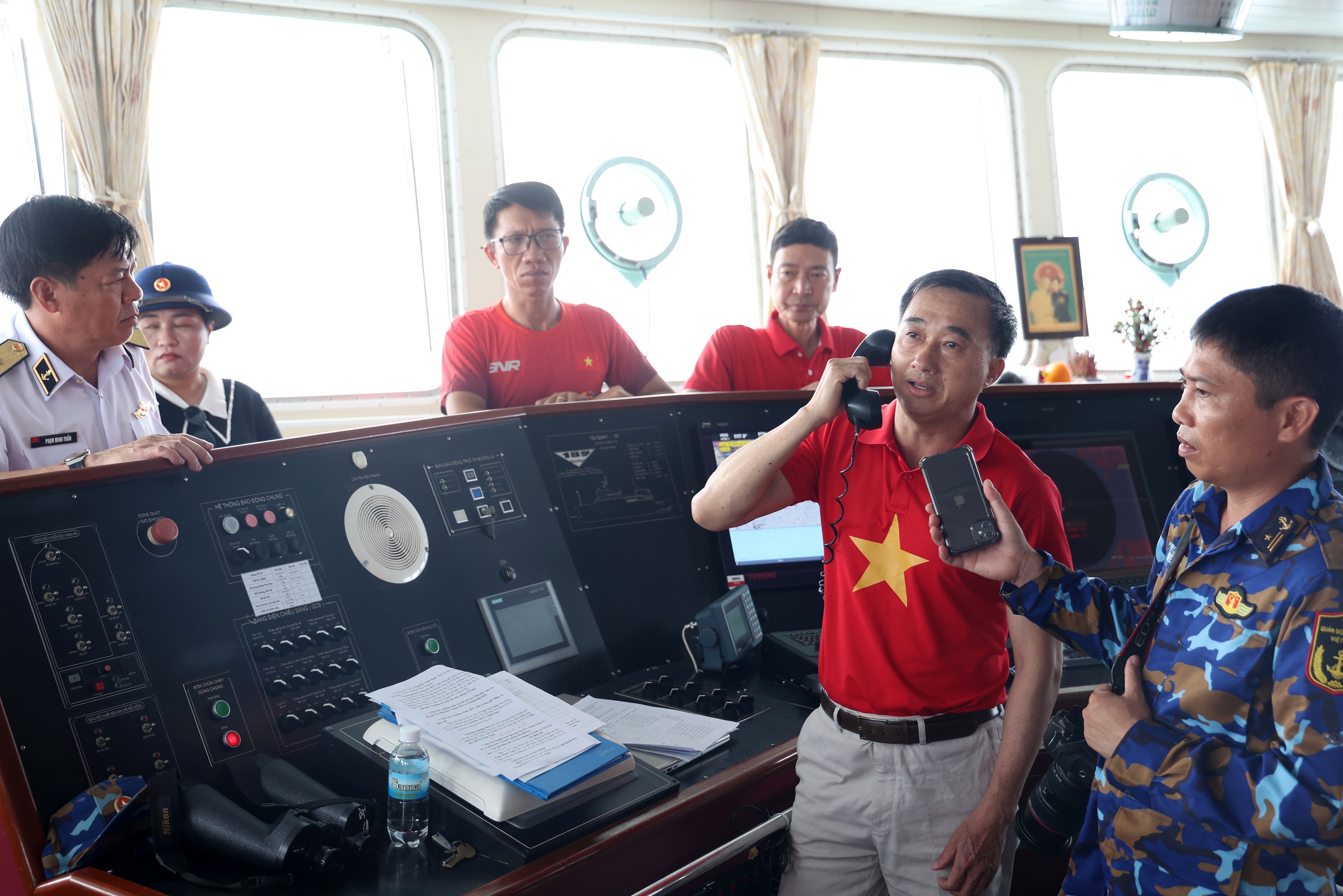 ptt2148-1778546635592574452829 Thứ trưởng Trần Văn Thuấn: Sự cống hiến của cán bộ y tế ở Trường Sa là nguồn nội lực mạnh mẽ để phát triển hệ thống y tế biển đảo- Ảnh 3.