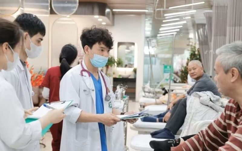 Tuyển sinh đại học năm 2026: Học phí khối ngành y dược tăng mạnh