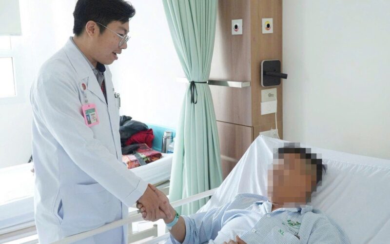 Người đàn ông bị biến dạng dương vật nghiêm trọng do tự ý bơm silicon tăng kích thước