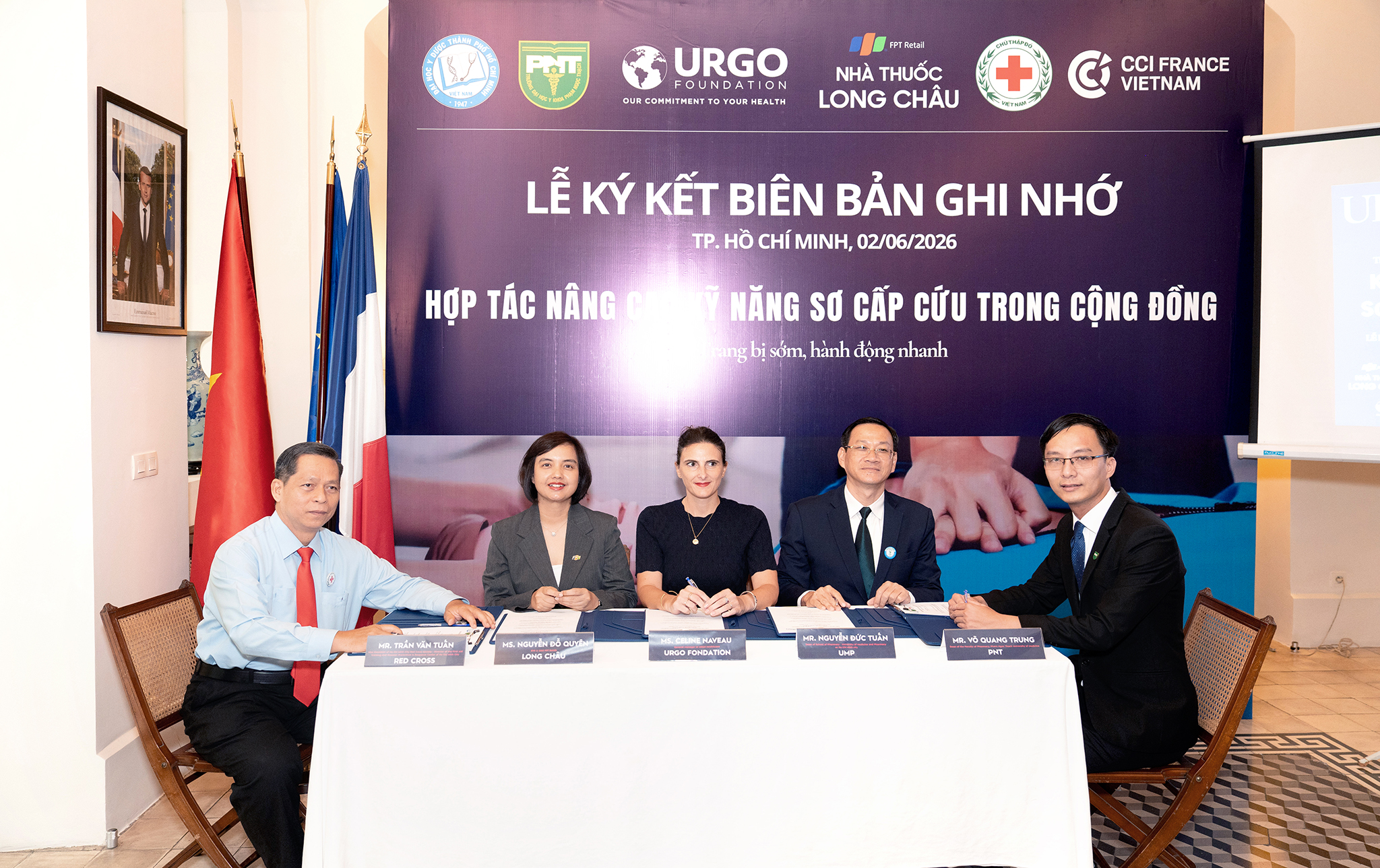 Hơn 22.000 dược sĩ Long Châu sẽ được đào tạo để trở thành tình nguyện viên sơ cấp cứu cộng đồng- Ảnh 1.