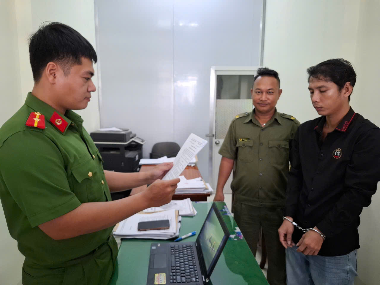 1000051027-17798889560061826979125 Đi trả thù sau khi uống rượu, Nguyễn Hoa Kỳ chém nhầm người đang nằm võng- Ảnh 1.