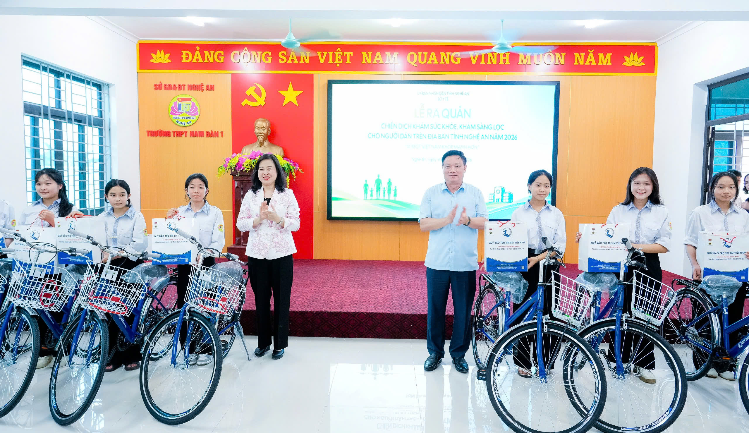 Bộ trưởng Đào Hồng Lan: Chăm sóc sức khỏe người dân từ sớm, từ xa và ngay tại cơ sở- Ảnh 8.