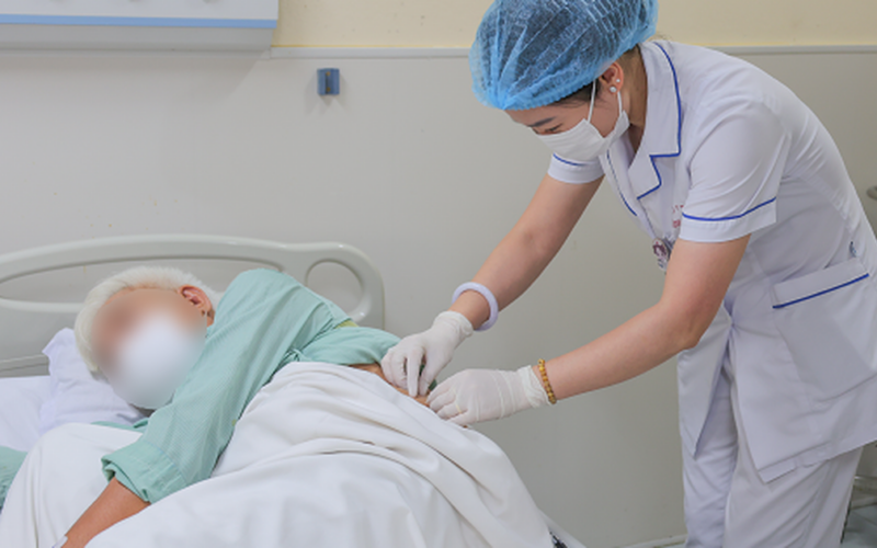 Hiếm gặp đau tức âm ỉ vùng hông lưng bất ngờ biết mình có 4 quả thận