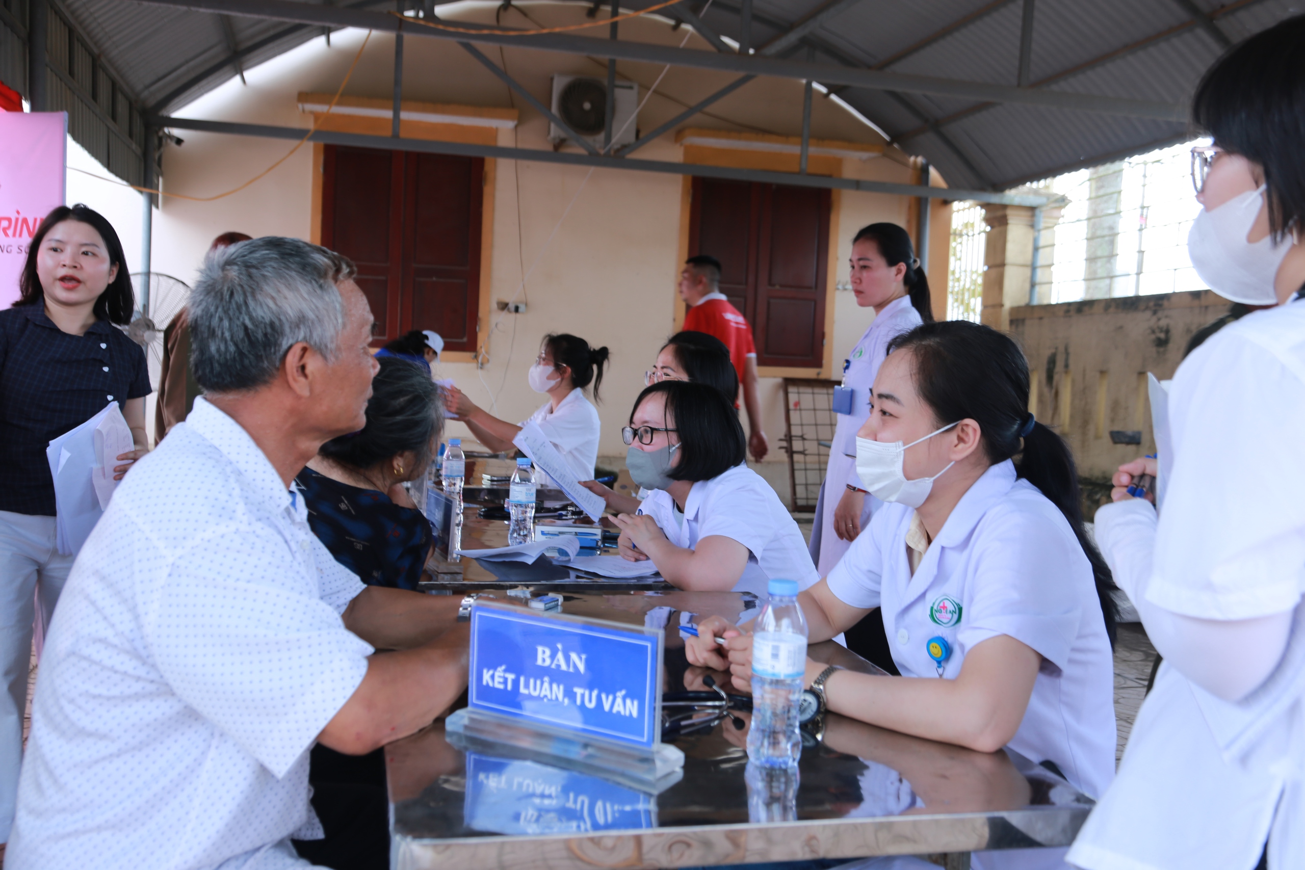 Bộ trưởng Đào Hồng Lan: Chăm sóc sức khỏe người dân từ sớm, từ xa và ngay tại cơ sở- Ảnh 15.