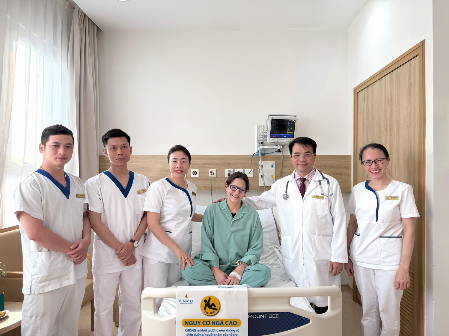 Cuộc chiến sinh tử 2 lần cứu sống nữ bệnh nhân nước ngoài ngay trên bàn can thiệp tại Vinmec Đà Nẵng- Ảnh 2.