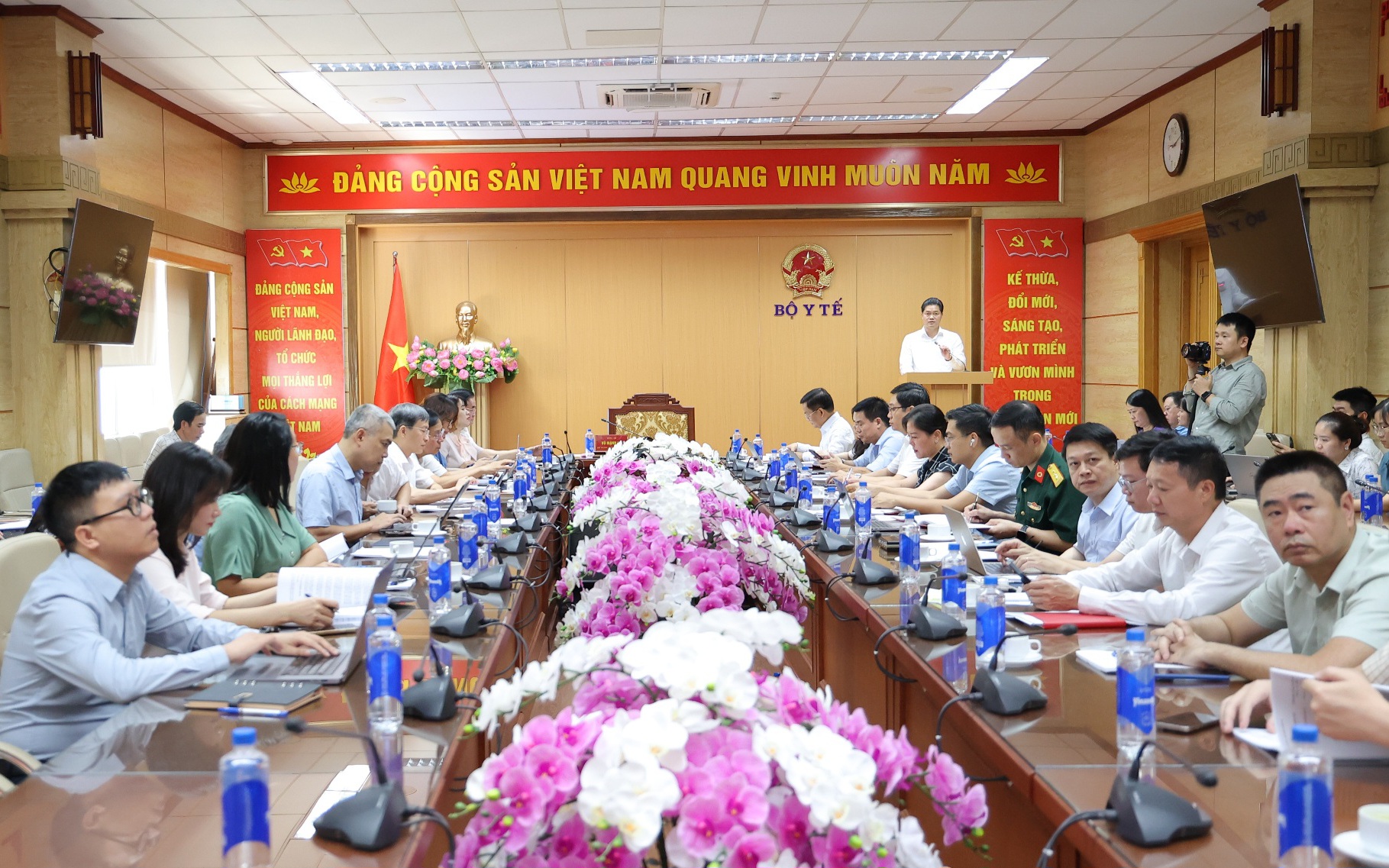 Nhiều chính sách mới hỗ trợ người học ngành y tế dự phòng từ 1/7/2026- Ảnh 2.