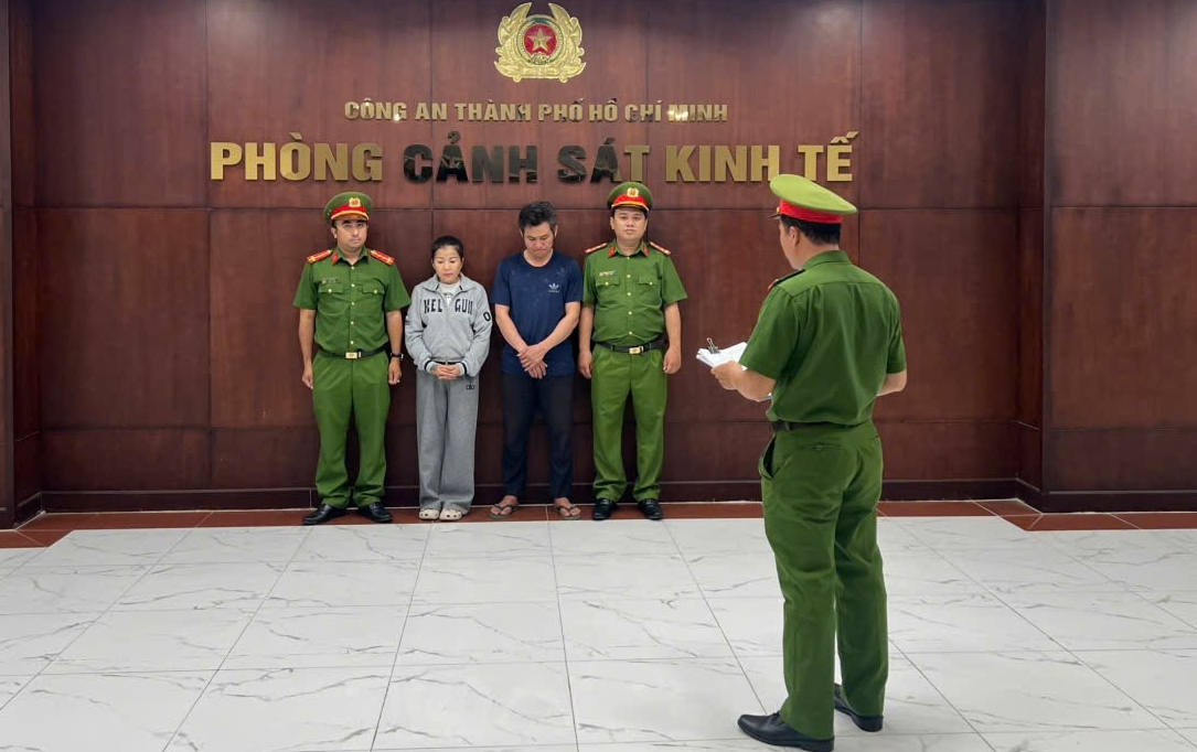 TPHCM: Hơn 4 tấn bột ngọt giả bị tuồn ra thị trường trong khoảng 4 tháng- Ảnh 1.