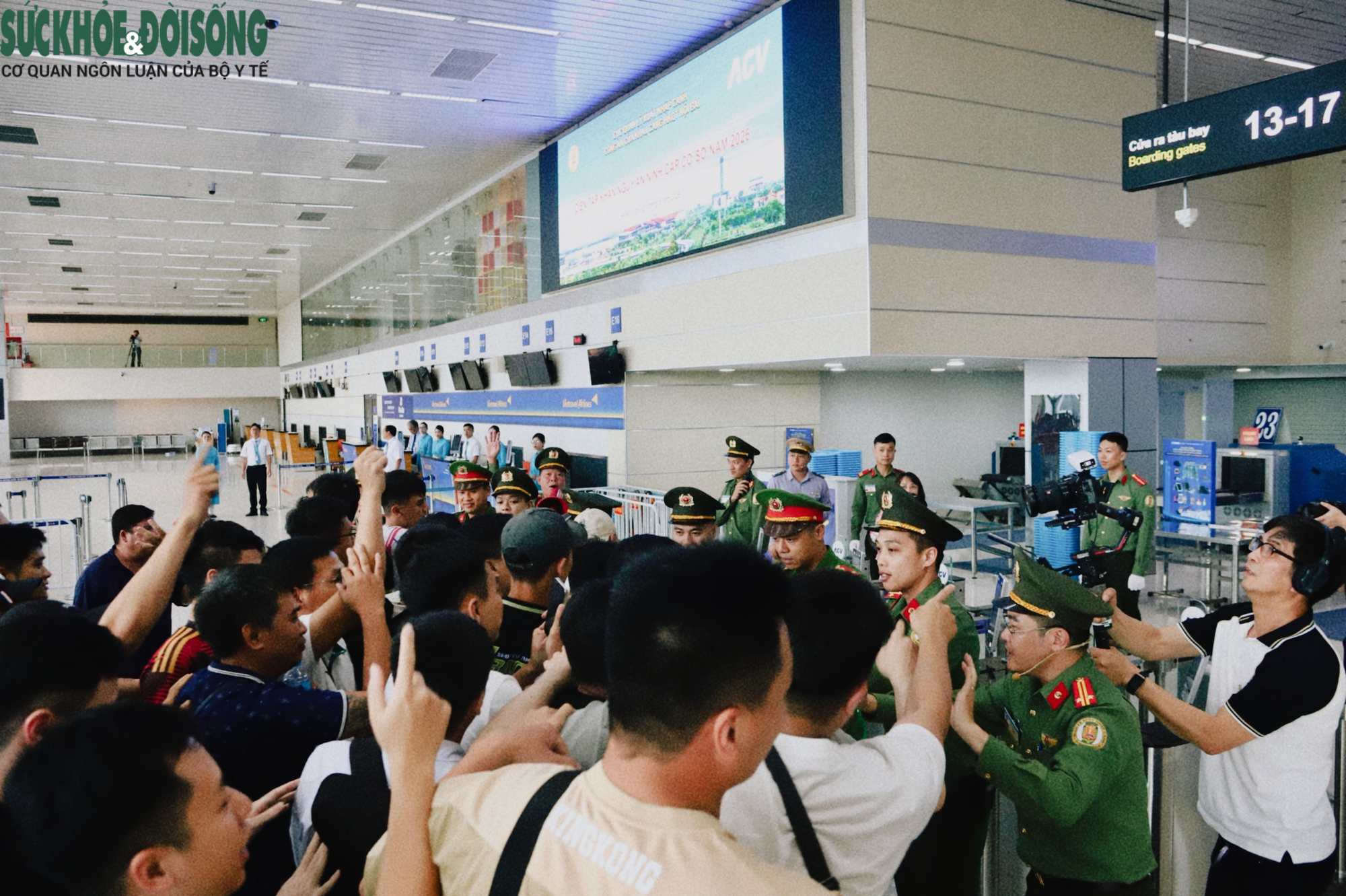 Diễn tập xử lý tình huống khẩn nguy an ninh sân bay- Ảnh 4.