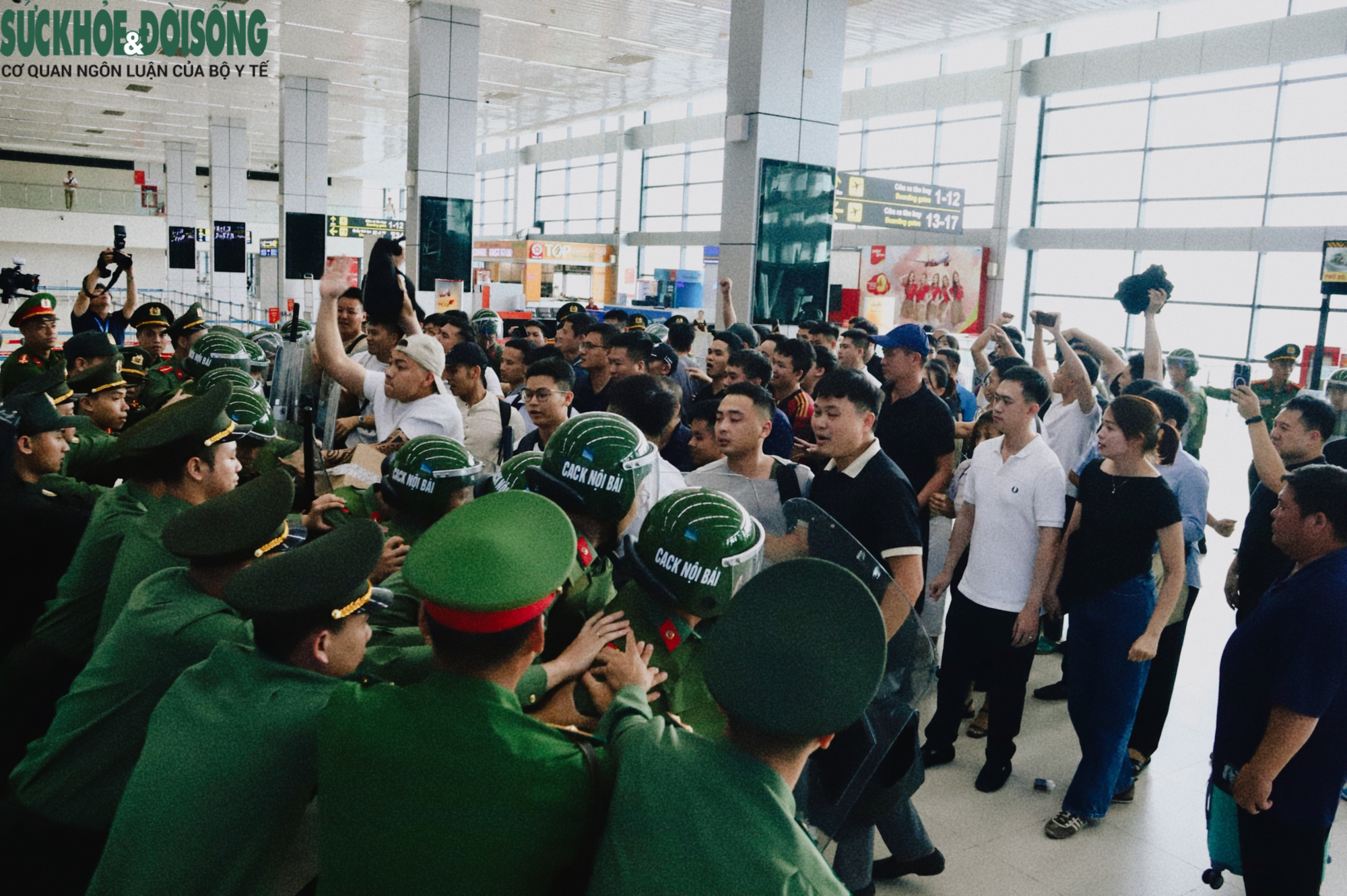 Diễn tập xử lý tình huống khẩn nguy an ninh sân bay- Ảnh 5.