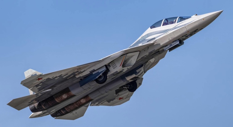 Phi công Nga hé lộ nhiệm vụ mới của tiêm kích Su-57D hai chỗ ngồi- Ảnh 1.