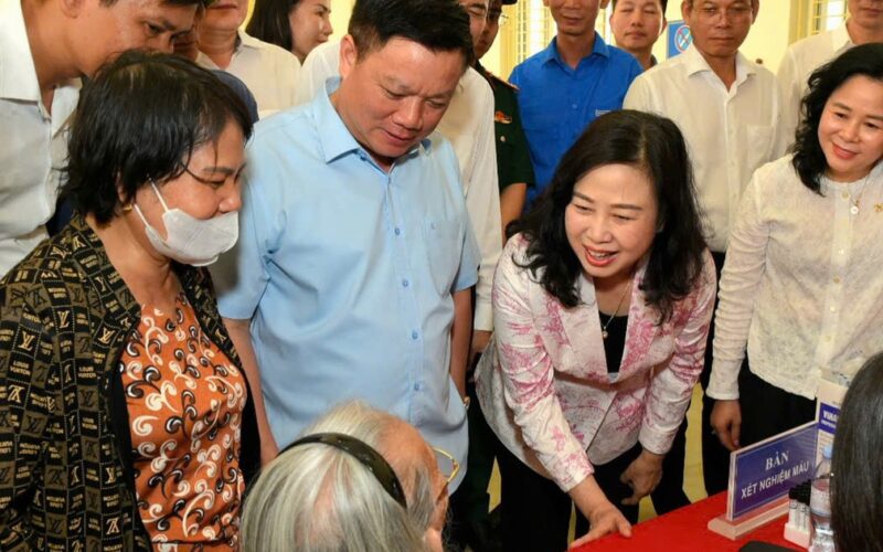 Bộ trưởng Đào Hồng Lan: Chăm sóc sức khỏe người dân từ sớm, từ xa và ngay tại cơ sở