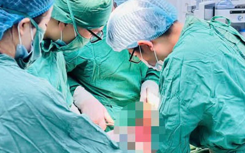 Nổ bình ga mini, người đàn ông suýt mất mạng