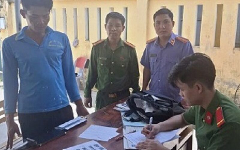 Bắt tạm giam đối tượng tham ô tài sản của cây xăng