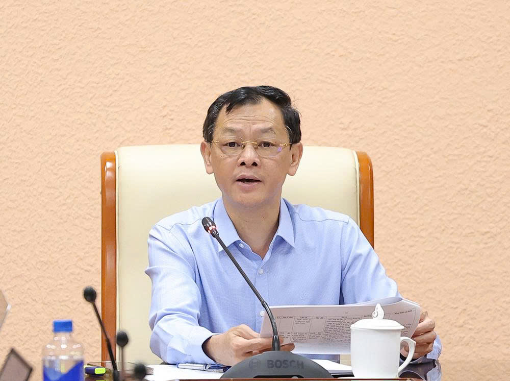 Bộ Y tế yêu cầu các đơn vị báo cáo tiến độ chuyển đổi số hằng tuần- Ảnh 1.