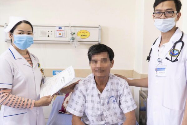 Chân lạnh toát sau cơn đau bất thường, bác sĩ cảnh báo dấu hiệu nguy cơ mất chi