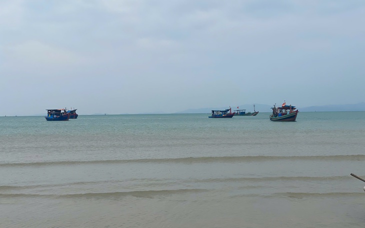 Cứu kịp thời 4 ngư dân gặp nạn trên biển- Ảnh 3.