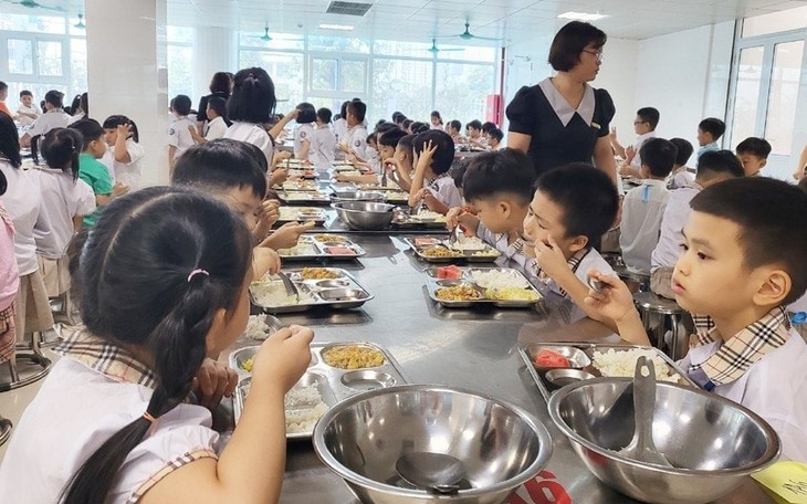 Tiêu chuẩn của WHO giúp giải bài toán dinh dưỡng học đường