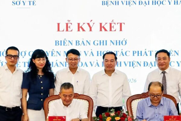Khánh Hòa hợp tác với Bệnh viện Đại học Y Hà Nội hướng tới nâng cao chất lượng y tế