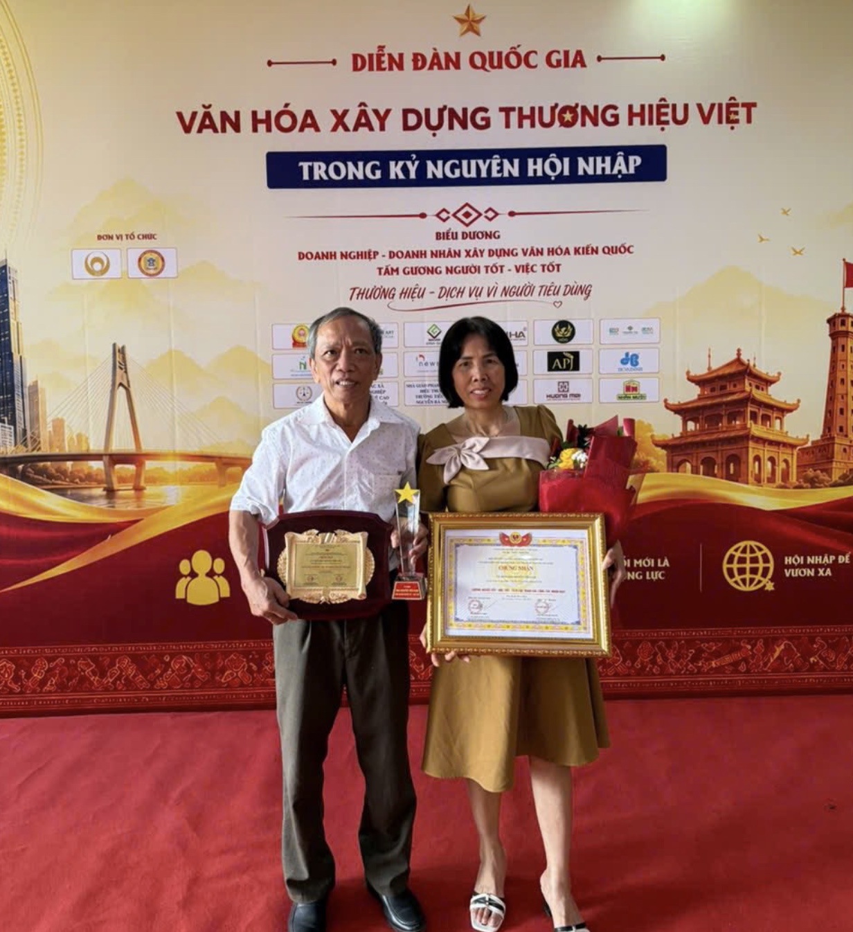 Thu hồi chứng nhận 'Gương người tốt, việc tốt trong công tác nhân đạo' của ông Nguyễn Tiến Nam- Ảnh 3.