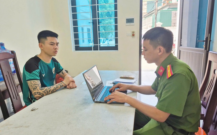 Bắt giữ Nguyễn Huệ giật dây chuyền của học sinh lớp 4 trước cổng trường- Ảnh 2.
