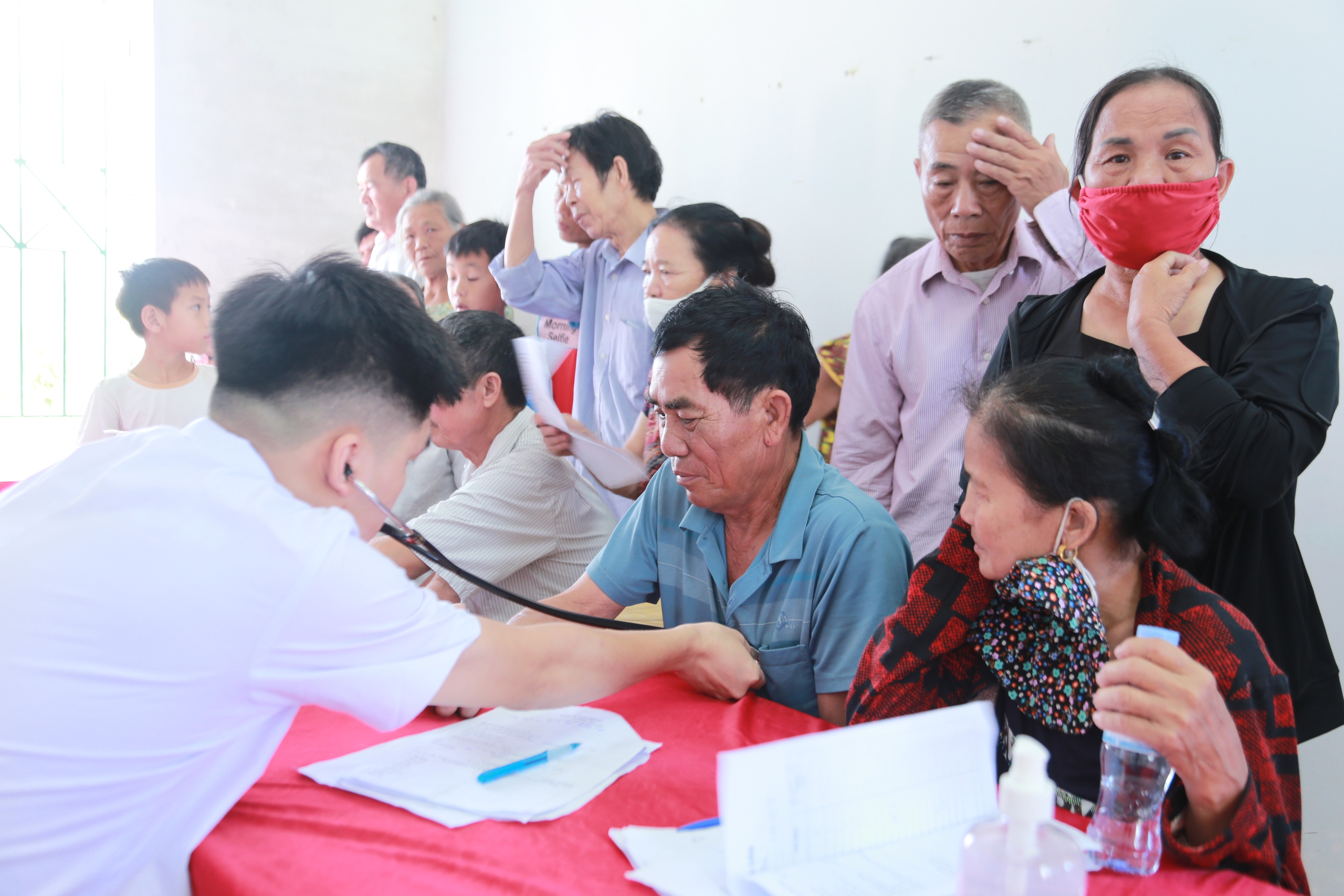 Bộ trưởng Đào Hồng Lan: Chăm sóc sức khỏe người dân từ sớm, từ xa và ngay tại cơ sở- Ảnh 11.