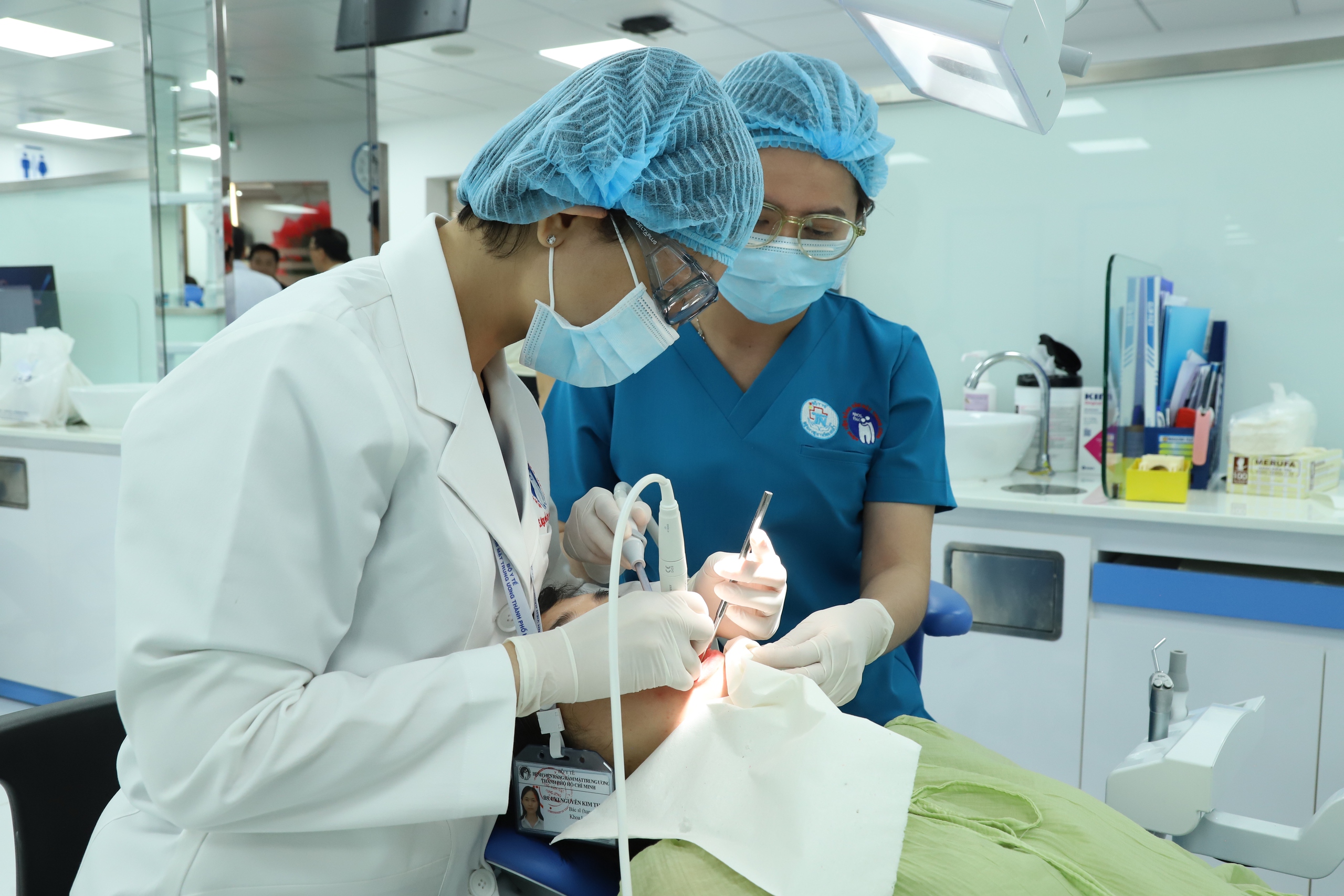 TPHCM khám sàng lọc bệnh tim mạch và chăm sóc răng miệng miễn phí cho trẻ em- Ảnh 1.