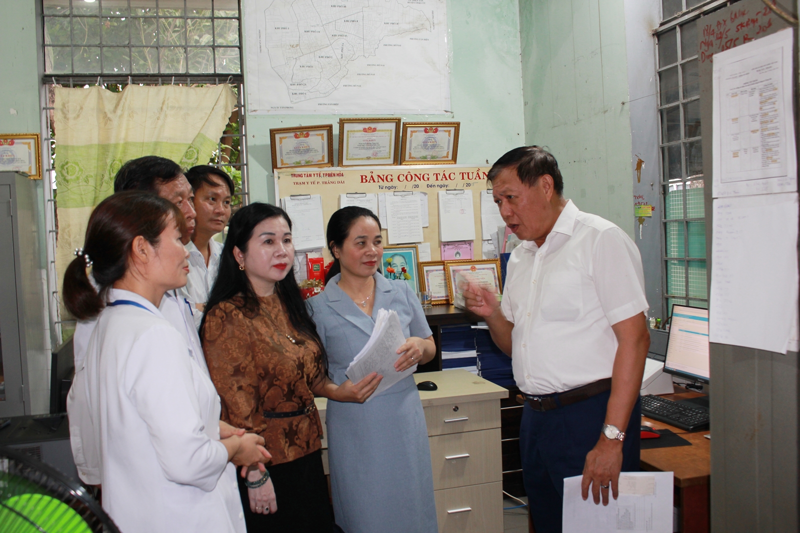 img4337-17800559663681381810686 Thứ trưởng Đỗ Xuân Tuyên: Đưa y tế đến gần dân, lấy phòng bệnh làm trọng tâm- Ảnh 1.